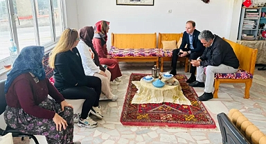 Kaymakam Salih Sak, Ahmetçe Köyü'nde Kadın Kooperatifini ziyaret etti