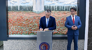 Kazakistan Heyeti ÇOMÜ'de ağırlandı