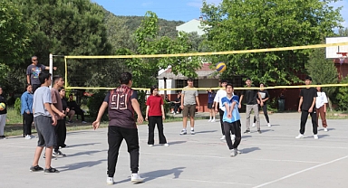 Küçükkuyu'da Gençlik Turnuvası başladı