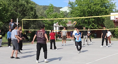 Küçükkuyu'da Gençlik Turnuvası başladı