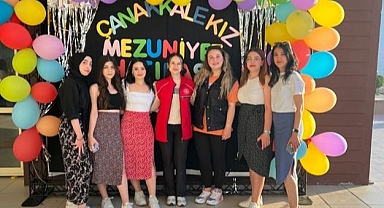 Öğrencilerden mezuniyet kınası