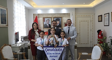 Türkiye 2'ncisi öğrencilerden Vali Aktaş'a ziyaret