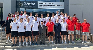 Vali Aktaş’tan U17 Yıldız Erkek Milli Takımı’na ziyaret