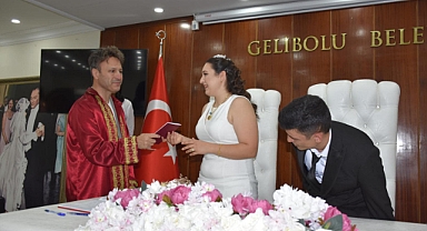 Ali Kâmil Soyuak, Esra ve Sadık Çiftinin Nikahını Kıydı