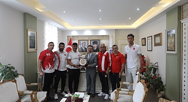 Antrenörlerden Vali Aktaş'a ziyaret
