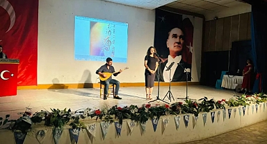 Ayvacık’ta Hayat Boyu Öğrenme Haftası kapsamında müzik dinletisi düzenlendi