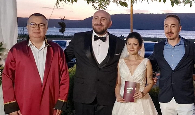 Başkan Arslan çiftin nikahını kıydı