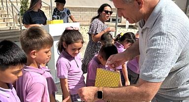 Başkan Elbi’den çocuklara sürpriz