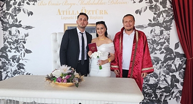 Başkan Öztürk çiftin nikahını kıydı