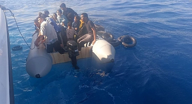 Çanakkale açıklarında 18 düzensiz göçmen yakalandı