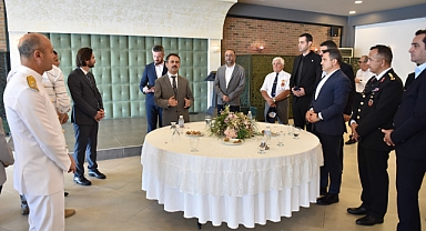 Çanakkale'de kamu görevlileri bayramlaştı