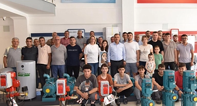 Geleneksel bayram fotoğrafı çektirdiler