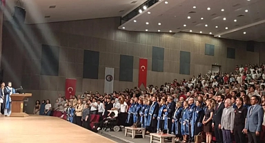 Gökhan Baştürk, Sağlık Bilimleri Fakültesi mezuniyet ve yemin törenine katıldı