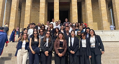 Halkla ilişkiler öğrencilerinden Anıtkabir ve TBMM ziyareti