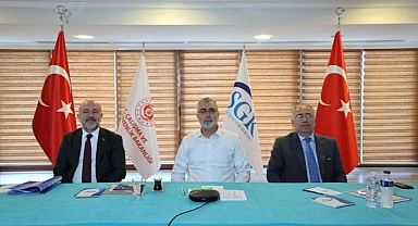 Işıkhan, 81 ilin SGK il müdürleri ile toplantı yaptı