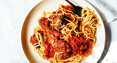 Parmesanlı domatesli köfte