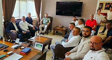 AK Parti heyetinden Evreşe Belediye Başkanı Hakkı Uysal'a ziyaret
