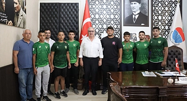 Başkan Atılgan, Bayramiç Belediyespor güreşçilerini ağırladı