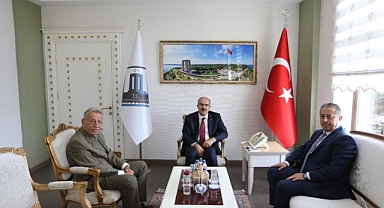 Çanakkale esnaf temsilcilerinden Vali Toraman’a hayırlı olsun ziyareti
