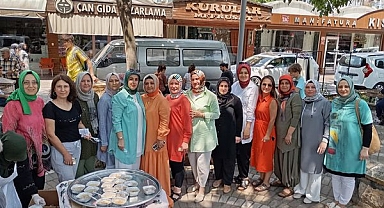 Çanlı kadınlardan imece usulü aşure