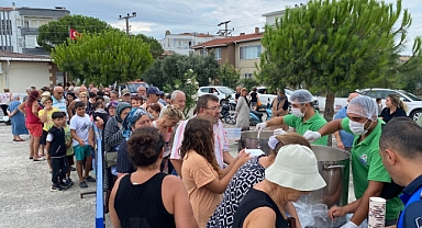 Dalyan Pazarında aşure hayrı