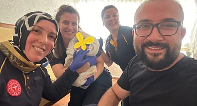 Evde başlayan doğum başarılı şekilde gerçekleşti