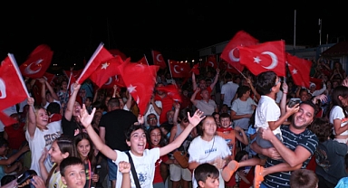 Küçükkuyu’da maç coşkusu
