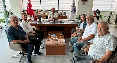 Lapseki Çevre Derneği Üyeleri, Belediye Başkanı Atilla Öztürk'ü ziyaret etti