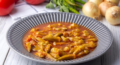 Mevsiminde bamya yemeği