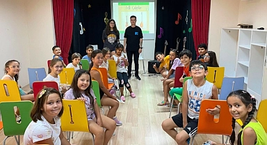 "Neşeli Çalgılar" atölyesi gerçekleştirildi