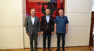 Özgür Ceylan'dan Özgür Özel'e ziyaret
