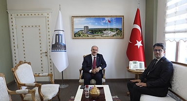 Rektör Erenoğlu'ndan Vali Toraman'a ziyaret