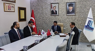 Üçüncü Yaş Üniversitesi/Hayat Okulu İş Birliği Protokolü'ne imzalar atıldı