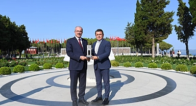 Vali Toraman Şehitler Abidesi'nde Şehitleri andı