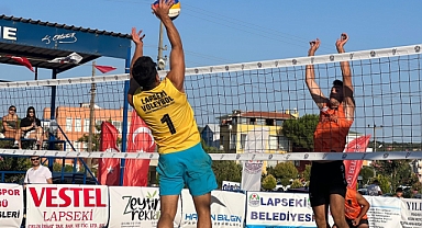 29. Geleneksel Lapseki Plaj Voleybolu Turnuvası tüm hızıyla devam ediyor