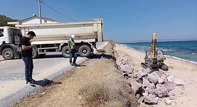 Aksaz köyü sahil şeridinde yol güçlendirme çalışmaları devam ediyor