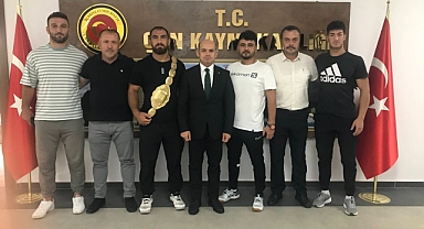 Çan Belediyesi Güreş Kulübü Yöneticileri ve Sporcuları Kaymakam Dr. Emre Nebioğlu’nu ziyaret etti