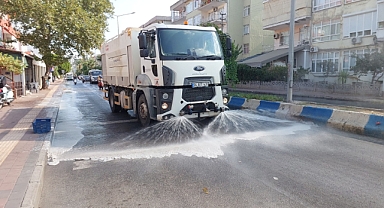 Çanakkale Belediyesi'nden kent genelinde detaylı temizlik