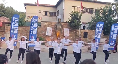 Gökçeada'da ki sirtaki dansına Muharrem Serttaş'tan sitem!