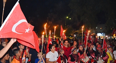 Küçükkuyu’da 30 Ağustos Zafer Bayramı'nda Fener Alayı coşkusu