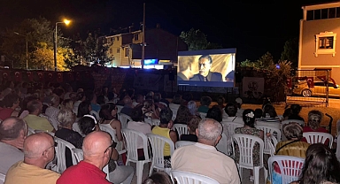 Küçükkuyu'da açık hava sineması etkinlikleri Atatürk 2 filmi ile tamamlandı