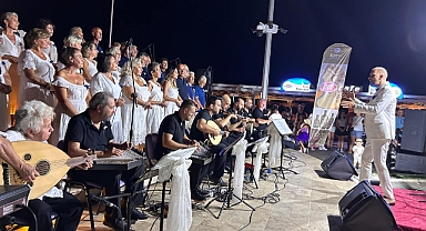 Küçükkuyu'da Yaza Merhaba konseri