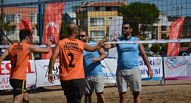Lapseki Geleneksel Plaj Voleybolu Turnuvası devam ediyor