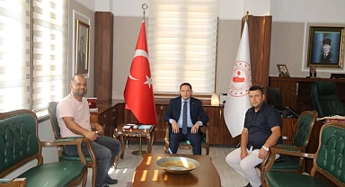 Yeniçiftlik Kalkınma Kooperatifi Başkanı Ender Olgun'dan Kaymakam Ercan Kayabaşı'na ziyaret