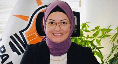 AK Parti Çanakkale Merkez İlçe Başkanı Aynur Tuna Yavaş görevinden istifa etti