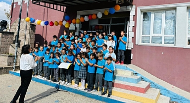 Ayvacık 21 Eylül İlkokulu'nda 2024-2025 Eğitim-Öğretim Yılı ilköğretim haftası etkinliği düzenlendi