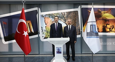 Bakan Bayraktar'dan Vali Toraman'a ziyaret