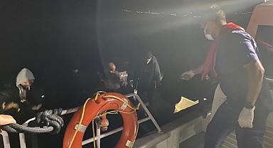 Çanakkale açıklarında 14 düzensiz göçmen kurtarıldı
