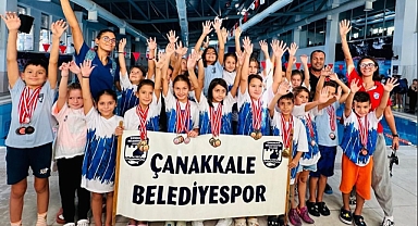 Çanakkale Belediyespor Kulübü’nün yüzücüleri Biga kurtuluşu yüzme müsabakalarında