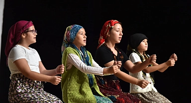 "Dudu Kızın Türküsü" sahnelendi
